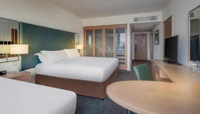 غرفة عائلية بسرير مزدوج بإطلالة، Hilton Dublin Kilmainham 4/8