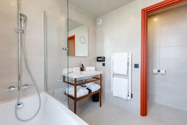 غرفة سوبيريور بسرير كوين بشرفة، Hotel Verlaine Cannes 7/10