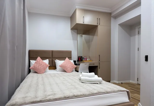 غرفة قياسية بسرير كوين، Hillside City Center Hotel 7/10