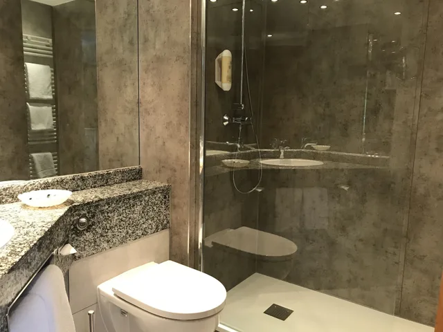 Comfort, King Bed, Sea Side, Balcony، Country Hotel Timmendorfer Strand 3/3