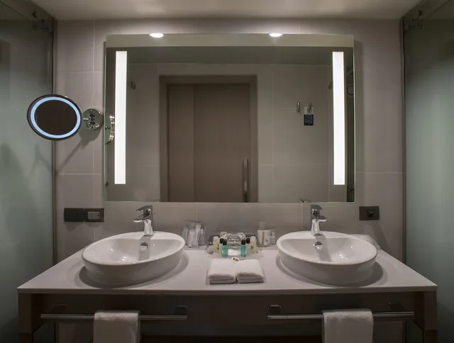 لوفت بسرير كينج بإطلالة على المدينة بغرفة نوم واحدة، Four Points By Sheraton Izmir 3/3