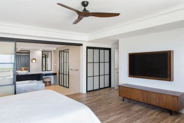 1 Bedroom, Presidential, Suite, Ocean Front, Sheraton Fiji Golf and Beach Resort 2/5