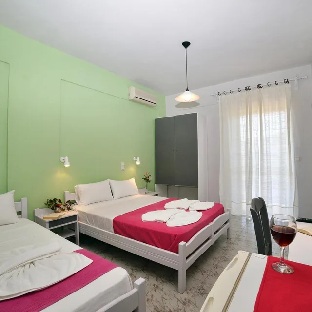 غرفة ثلاثية، Nereides Hotel 5/10