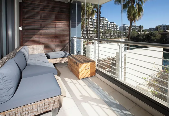 1 Bedroom, Superior, King Bed, Mountain Marina Luxury Apartments 3/8