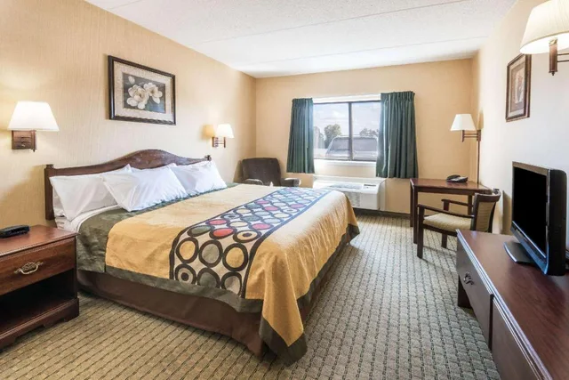 جناح ديلوكس بسرير كينج، Super 8 By Wyndham Henrietta/Rochester Area 1/1