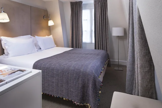 غرفة ثلاثية، Hotel D Espagne 10/10