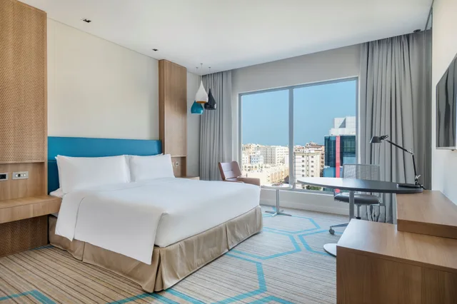 غرفة قياسية بسرير فردي، Holiday Inn Doha - The Business Park 2/5