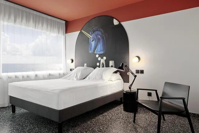 Duo, Horizon, Dina, Double Bed, Dina Morgabine Saint Denis 1/1
