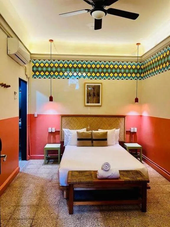 Budget, Double Bed, Selina Oaxaca 2/10
