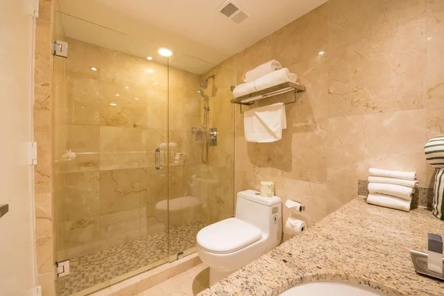 غرفة بشرفة، Doubletree By Hilton Grand Hotel Biscayne Bay 3/3