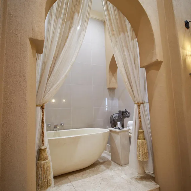 جناح تنفيذي، The Royal Elephant Hotel Conference Centre 2/2