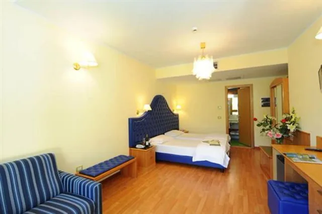 غرفة سوبيريور بسرير مزدوج بإطلالة على البحيرة، Hotel Alexander 2/2