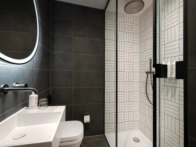 Moxy, Queen Bed، Moxy London Piccadilly Circus 7/10