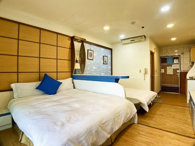 غرفة قياسية رباعية بسريرين مزدوجين، MB Hotel 2/8