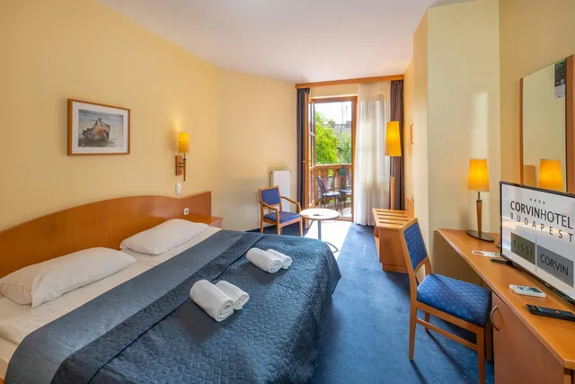 غرفة قياسية بسرير كينج، Corvin Hotel Budapest Corvin and Sissi Wing 4/8