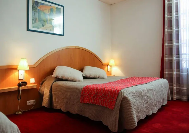 Classic, Double and Twin Beds, Hotel Oasis 1/1