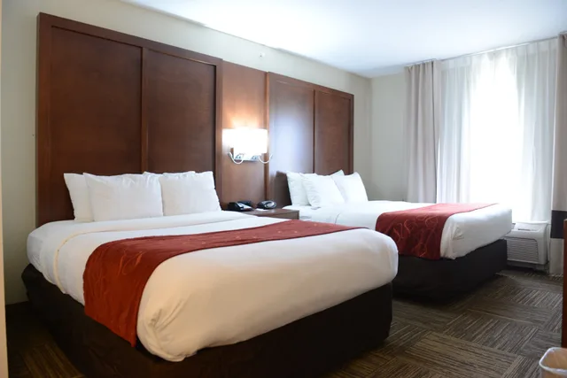 Upgrade, Suite, 2 Queen Beds, Sofa، Comfort Suites Urbana Champaign University Area 4/10