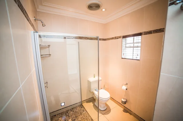 Kings, Court, Twin Beds، Annvilla Guesthouse 4/4