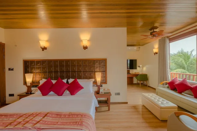 Araamu Holidays and Spa، Male 27/60