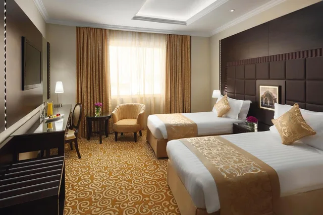 Connecting, Family, Movenpick Qassim 2/6