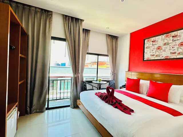جناح عائلي بسريرين كينج بشرفة بغرفتي نوم، PJ PATONG RESORTEL 2/10