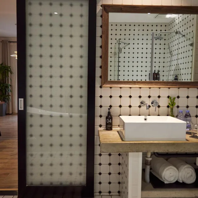 Studio, King Bed, Balcony, Cendre Hotel 2/3