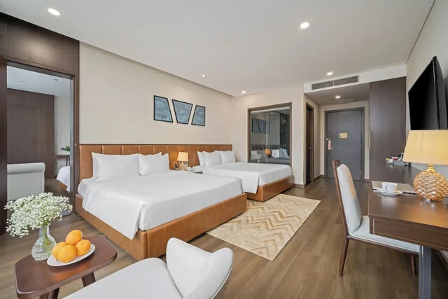 جناح بسريرين منفصلين وسريرين كوين بغرفتي نوم، Golden Lotus Grand Hotel 6/8