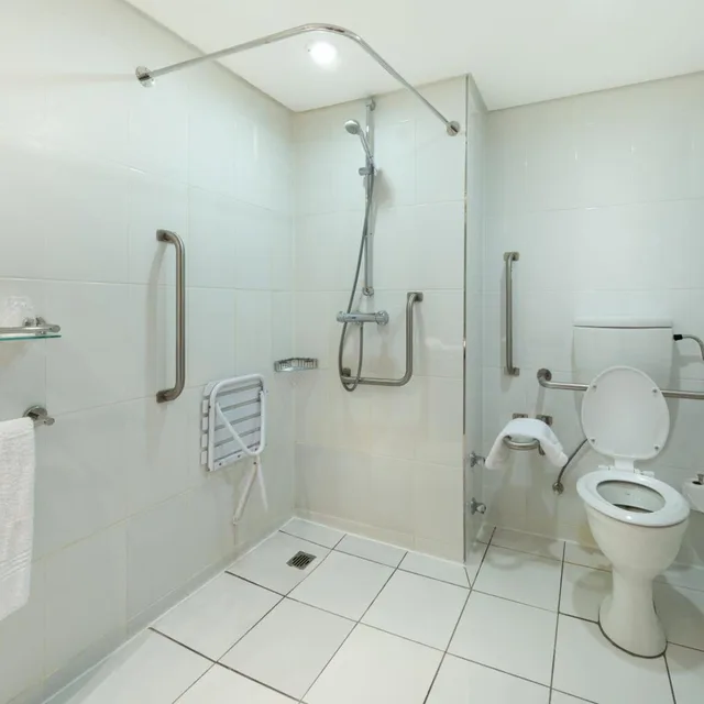 غرفة قياسية بسريرين منفصلين للمدخنين لذوي الإعاقة، HOLIDAY INN EXPRESS CAPE TOWN CITY CENTRE 7/10