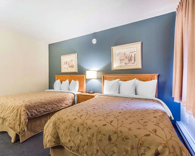غرفة بسرير مزدوج، Quality Inn Rouyn-Noranda 5/8