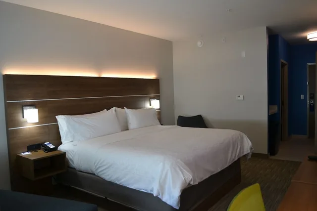 غرفة قياسية بسرير كينج، Holiday Inn Express Tallahassee University Central 2/6