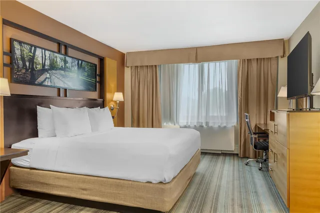 غرفة بسرير كينج، Best Western Queens Gold Coast 2/4