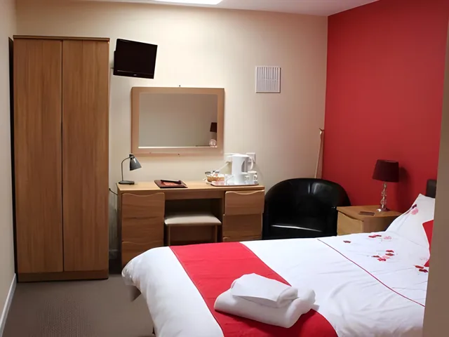 غرفة بسرير مزدوج، The Village Inn 2/2