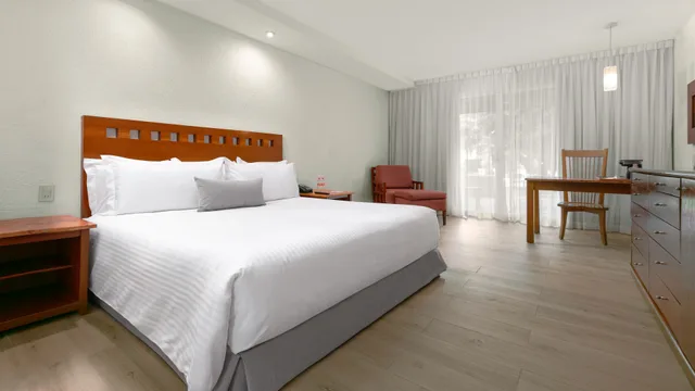 غرفة قياسية بسرير مزدوج، Camino Real Guadalajara 3/10