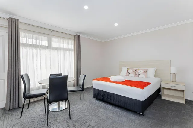 Spa, Executive, Family, Suite، Mandala Ace Albany Hotel 1/1