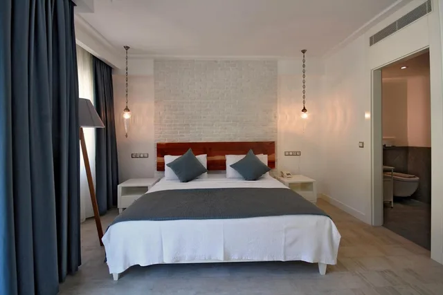 غرفة ديلوكس بسرير مزدوج بإطلالة على المدينة، Arnna Hotel 2/5