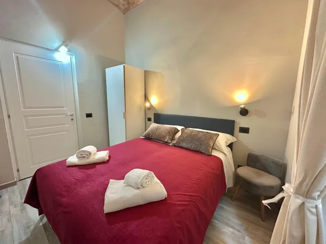 غرفة بسرير مزدوج بحمام مشترك، Roman Holidays Hostel 2/2