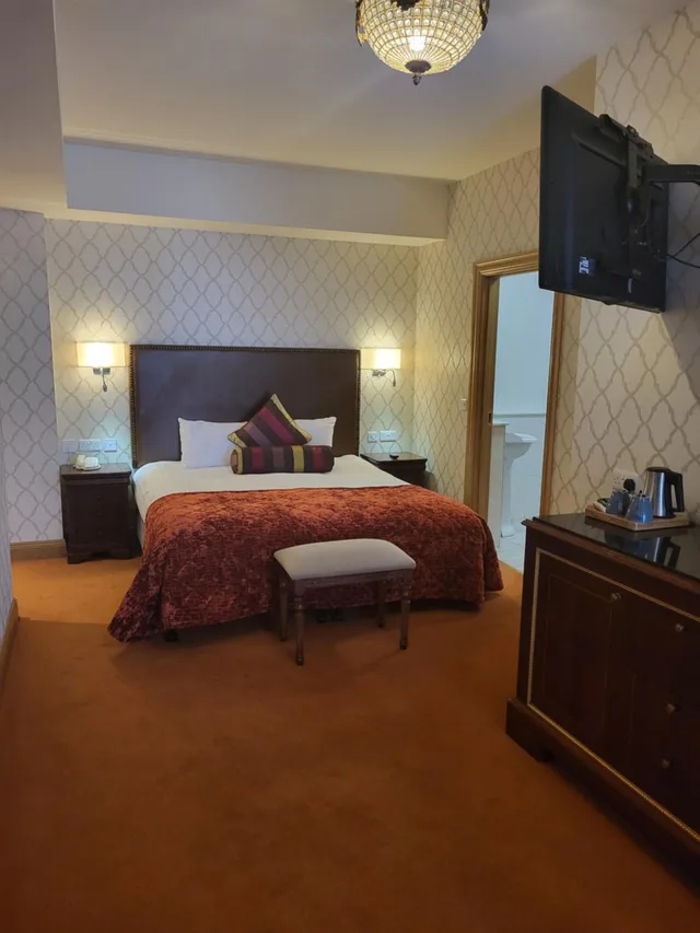 Room, Double Bed, Lawlors of Naas 5/10