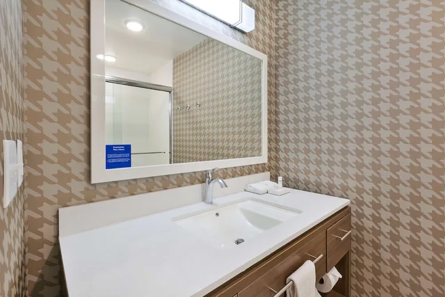 جناح استوديو بسريرين كوين، Home2 Suites By Hilton Saginaw Mi 1/1