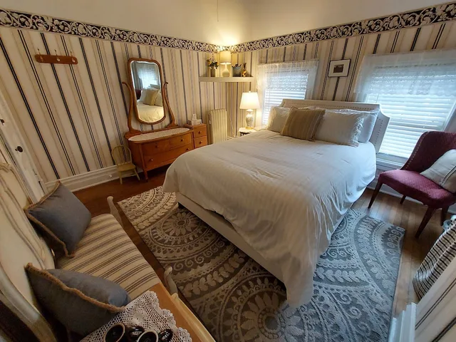 غرفة قياسية بسرير كوين، The Inn at Ludington 4/7