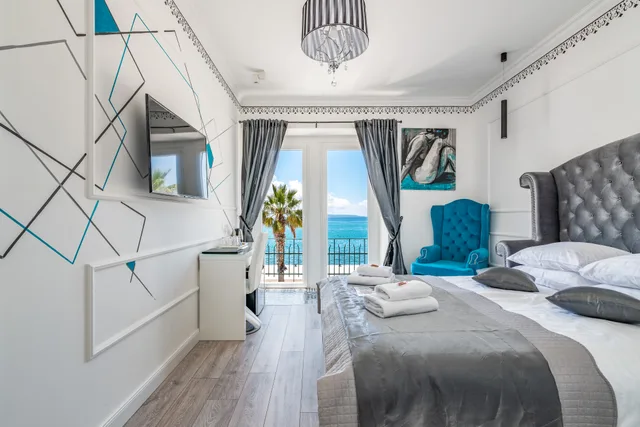 غرفة بريستيج بإطلالة على البحر بشرفة، Galeria Valeria Seaside Downtown - MAG Quaint & Elegant Boutique Hotels 1/6
