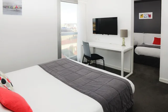 غرفة عائلية رباعية بسرير كوين وسريرين منفصلين، Kyriad Prestige Les Sables D Olonne Plage Centre Des Congres 7/10