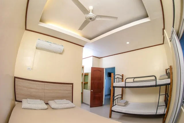 شقة بسرير كينج وسرير بطابقين، Seafari Resort Oslob 1/1