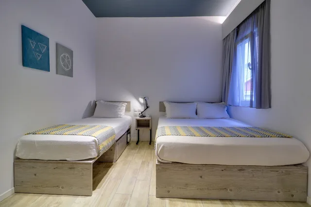 Superior, 1 Queen and 1 Single Bed, Athensotel.Com 1/4
