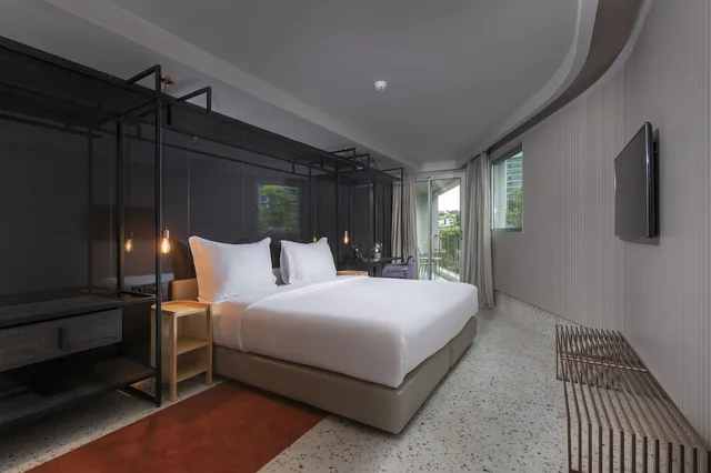 City, Junior Suite, King Bed, Sofa، NEXT by Savoy Signature 1/5