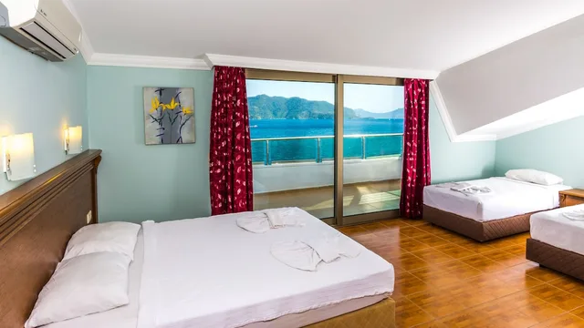 1 Bedroom, Standard, Twin Beds, Honeymoon Hotel 2/4