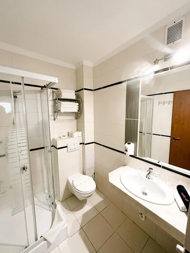 غرفة عائلية بشرفة، Hotel Korona Eger 6/6
