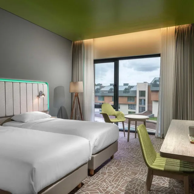 Standard, Double Bed, Forest View، Park Inn By Radisson Istanbul Airport Odayeri 2/4