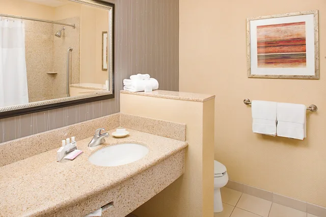 غرفة بسريرين كوين، Courtyard Marriott Paso Robles 4/6