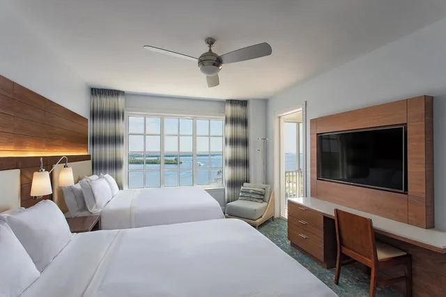 جناح بإطلالة على المرسى بشرفة بغرفتي نوم، Westin Cape Coral Resort Formely the Resort At Marina Village 1/8