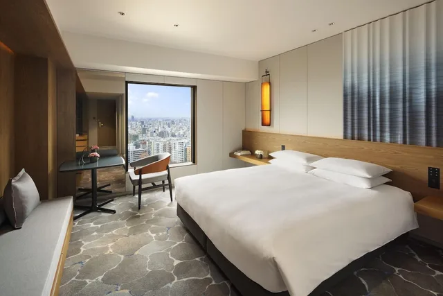 غرفة ديلوكس بسرير كينج بإطلالة على المتنزه، Hyatt Regency Tokyo 2/4